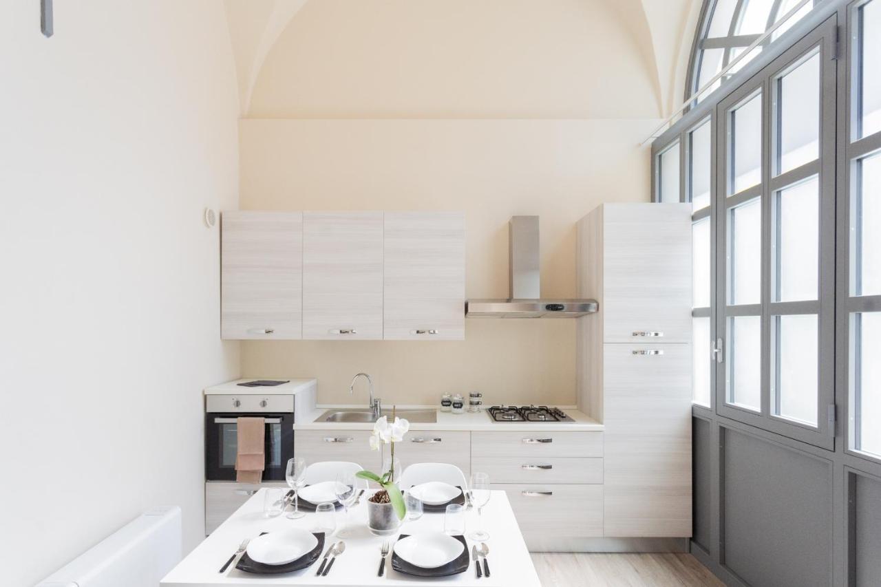 Appartement Romantic Escape Centre With Jacuzzi & Parking By Rent
