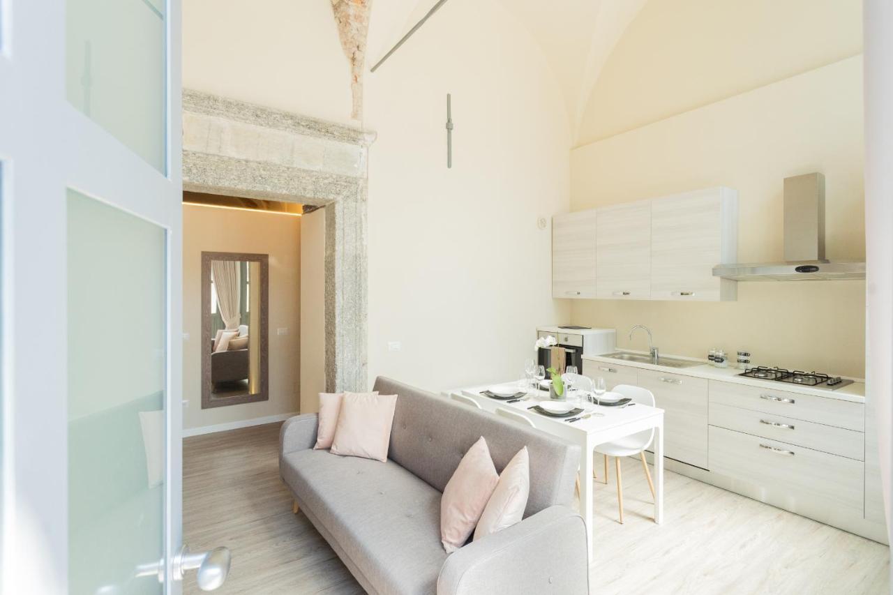 Romantic Escape Centre With Jacuzzi & Parking By Rent Appartement